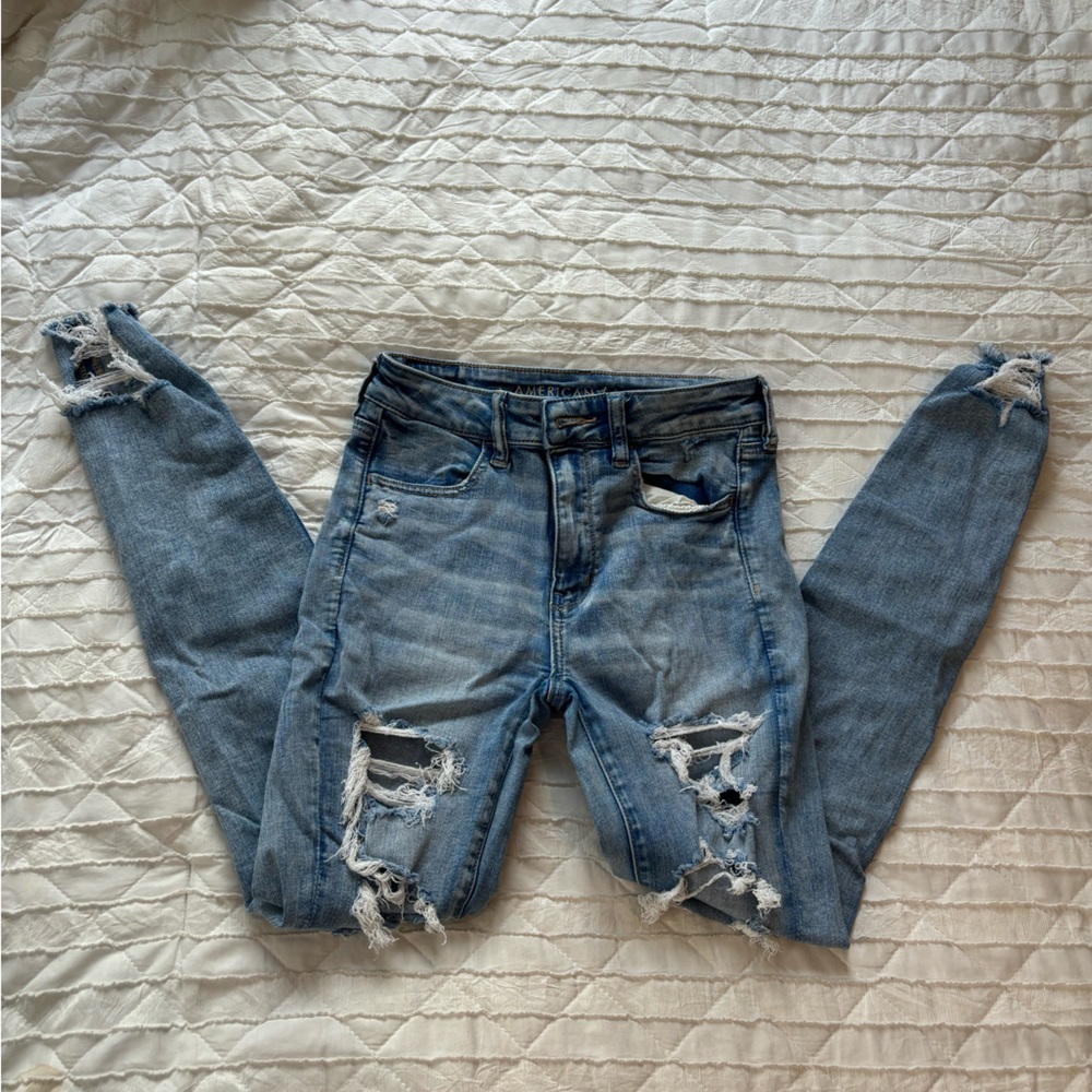 American Eagle Ripped Super High Rise Jegging 6 LONG!!